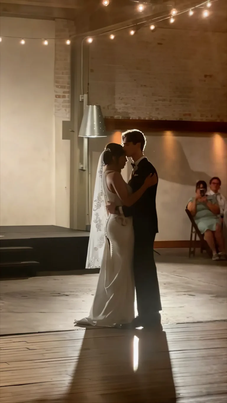 Wedding Couples First Dance
